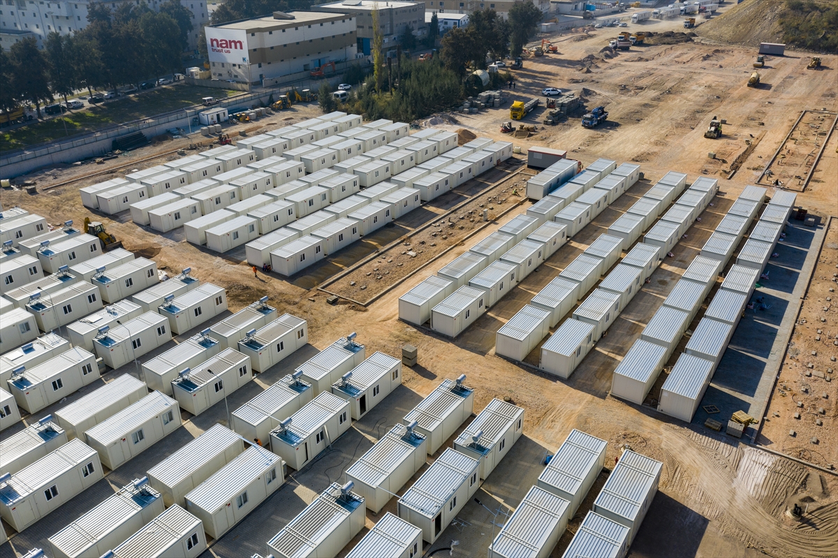 İzmir'de geçici barınma merkezi havadan görüntülendi