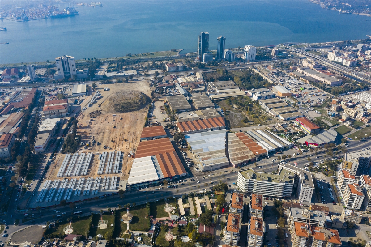 İzmir'de geçici barınma merkezi havadan görüntülendi