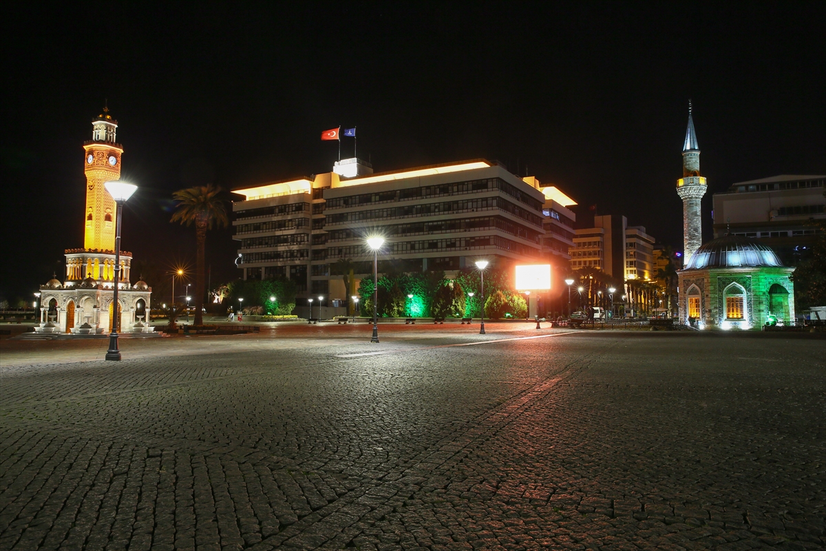 İzmir'de sokağa çıkma kısıtlamasına uyuldu