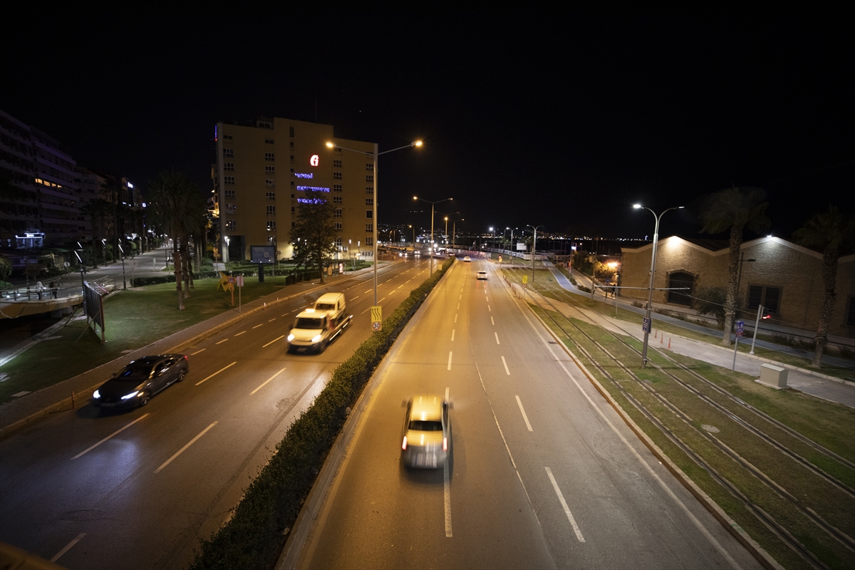 İzmir'de sokağa çıkma kısıtlamasına uyuldu