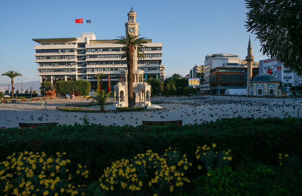 İzmir'de sokağa çıkma kısıtlamasına uyuldu