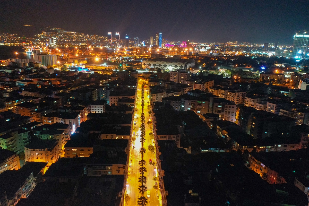 İzmir'de sokağa çıkma kısıtlamasına uyuldu