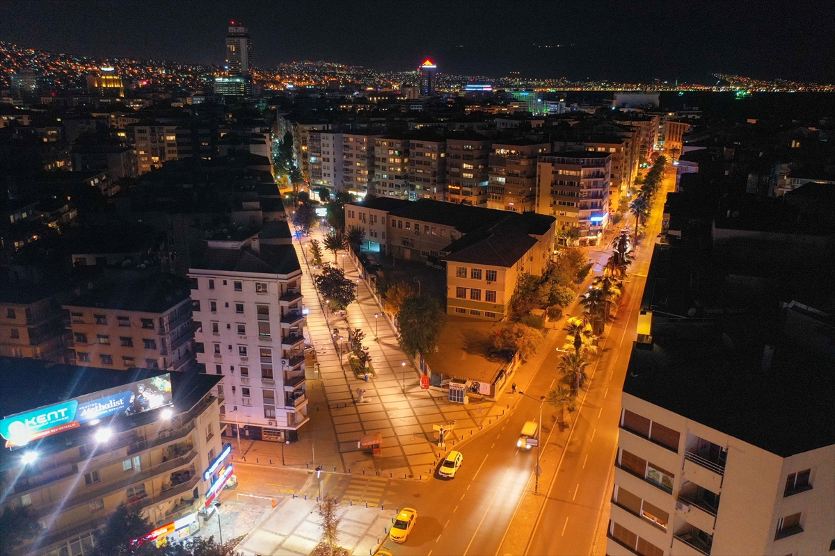 İzmir'de sokağa çıkma kısıtlamasına uyuldu