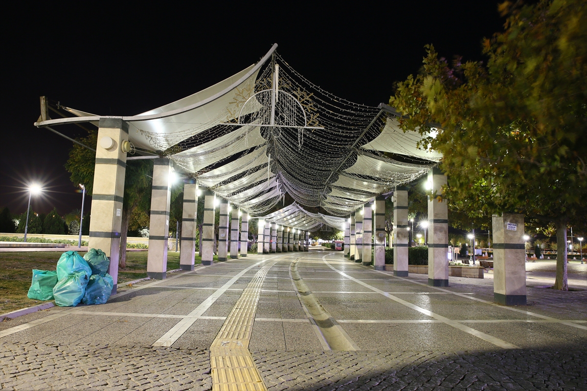 İzmir'de sokağa çıkma kısıtlamasına uyuldu