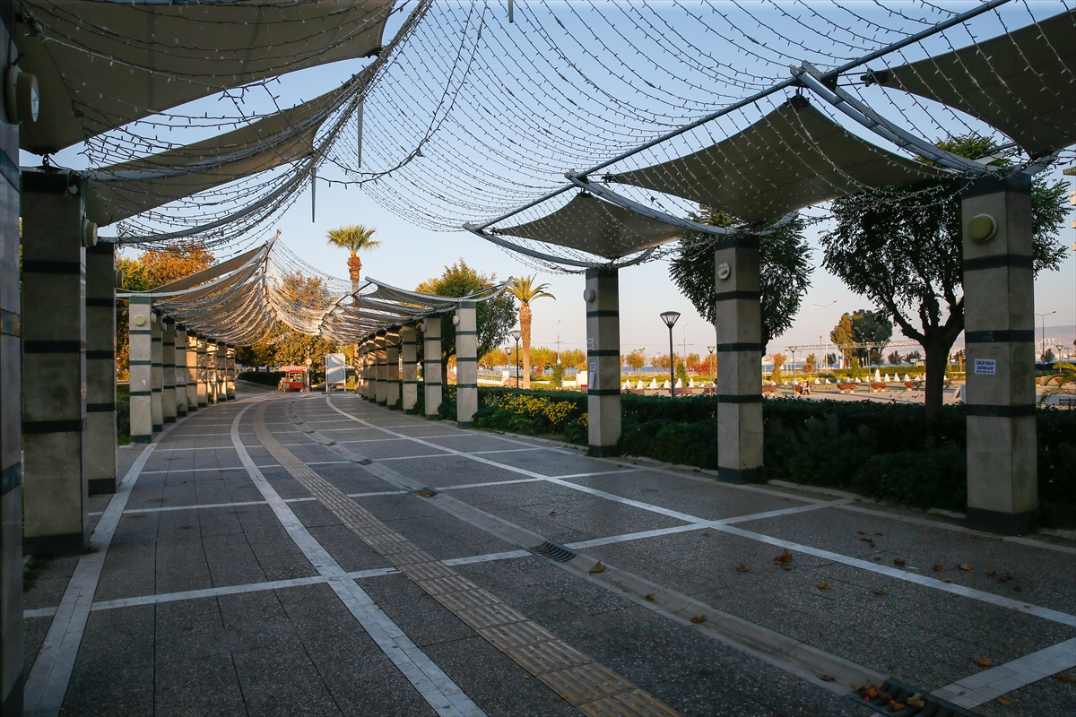 İzmir'de sokağa çıkma kısıtlamasına uyuldu