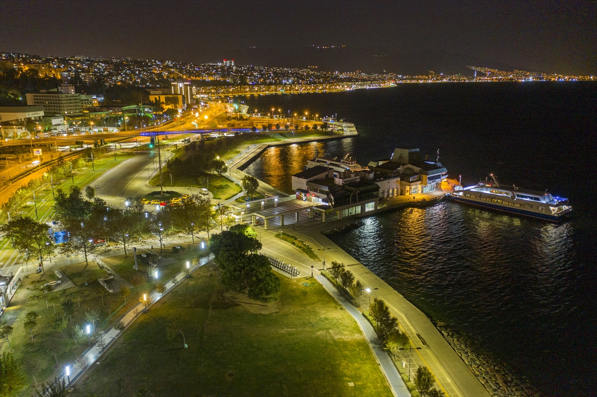 İzmir'de sokağa çıkma kısıtlamasına uyuldu