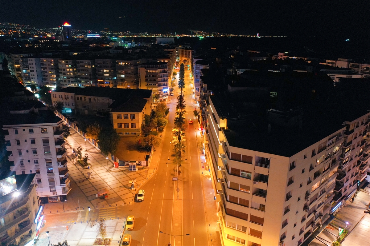 İzmir'de sokağa çıkma kısıtlamasına uyuldu