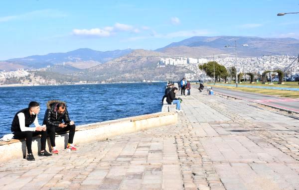 İzmir sahilinde yemek yasağı kuralına uyulmadı