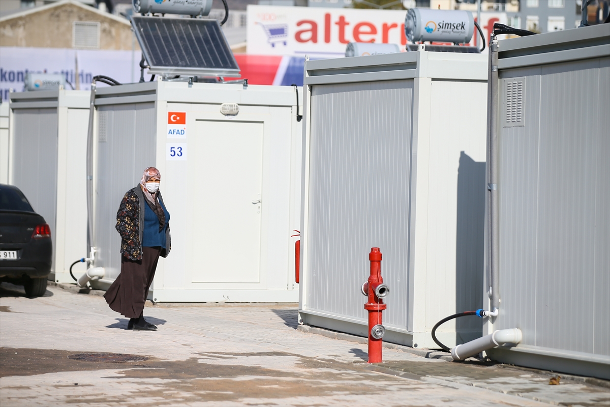 İzmirli depremzedelerin konteyner kentte yeni yaşamları