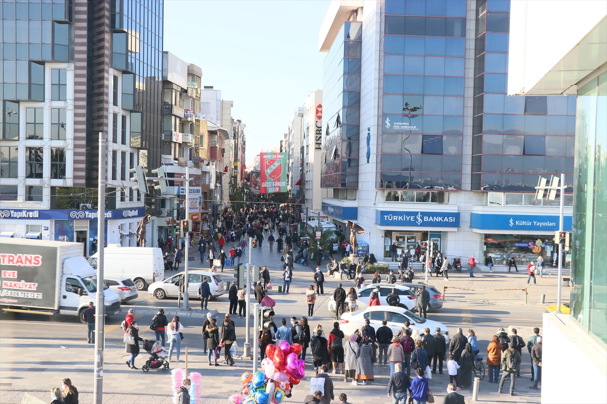 İzmir'in işlek noktalarında korkutan görüntüler!