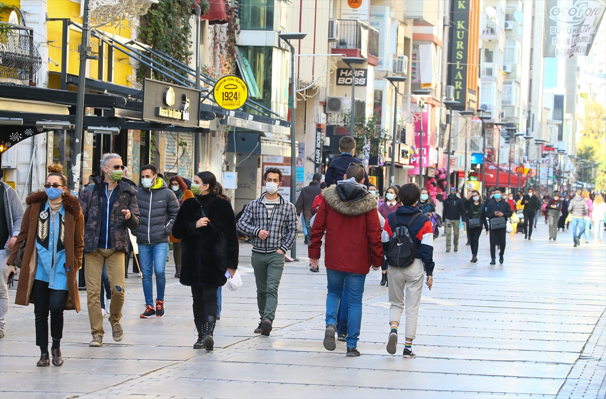 İzmir'in işlek noktalarında korkutan görüntüler!