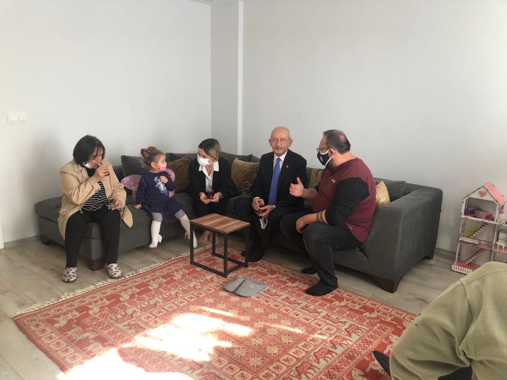 Kılıçdaroğlu, Elif ve Ayda bebekleri ziyaret etti