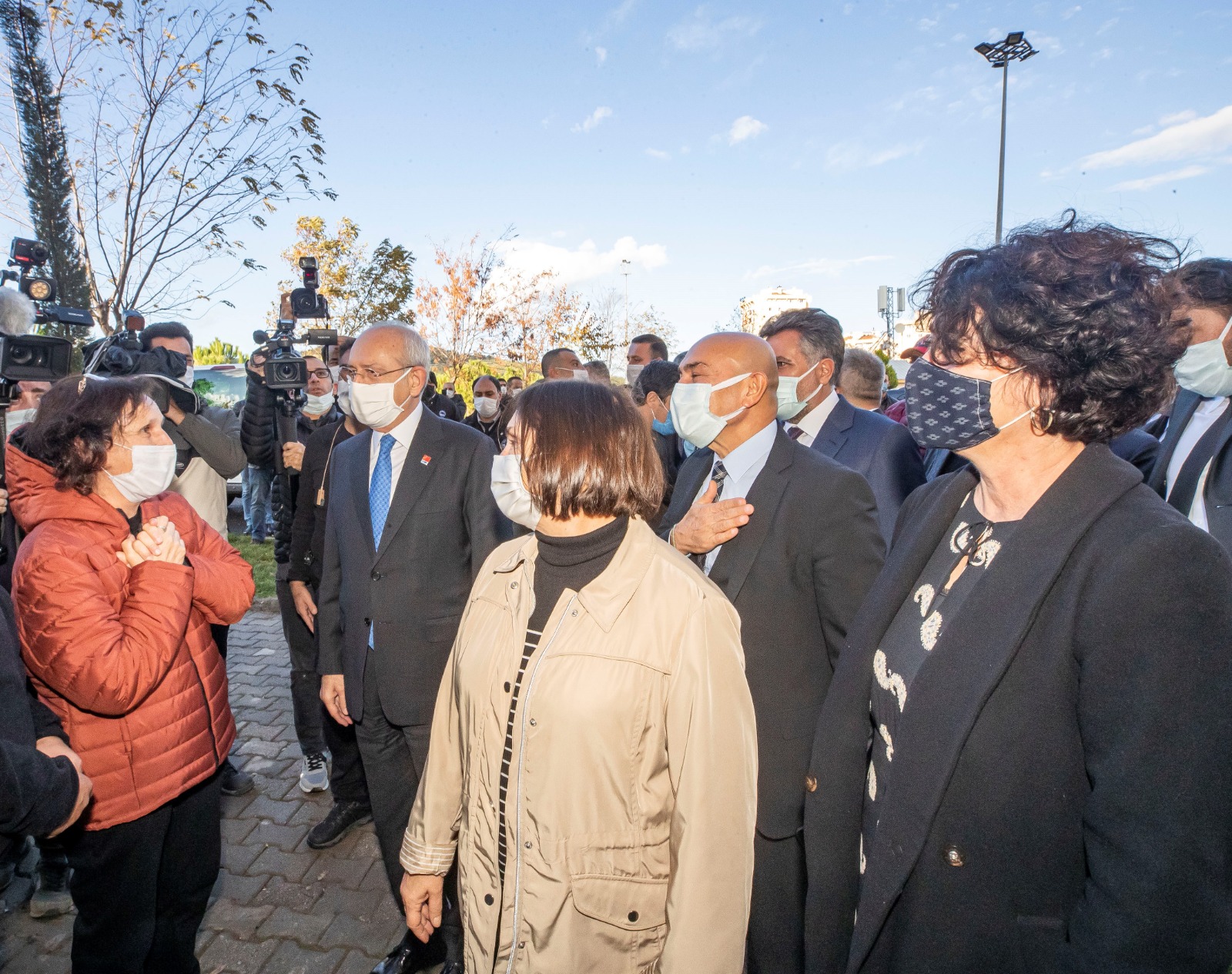 Kılıçdaroğlu, Elif ve Ayda bebekleri ziyaret etti