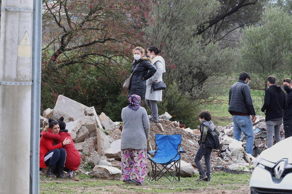 Menderes'te sel felaketi: İki kişi hayatını kaybetti