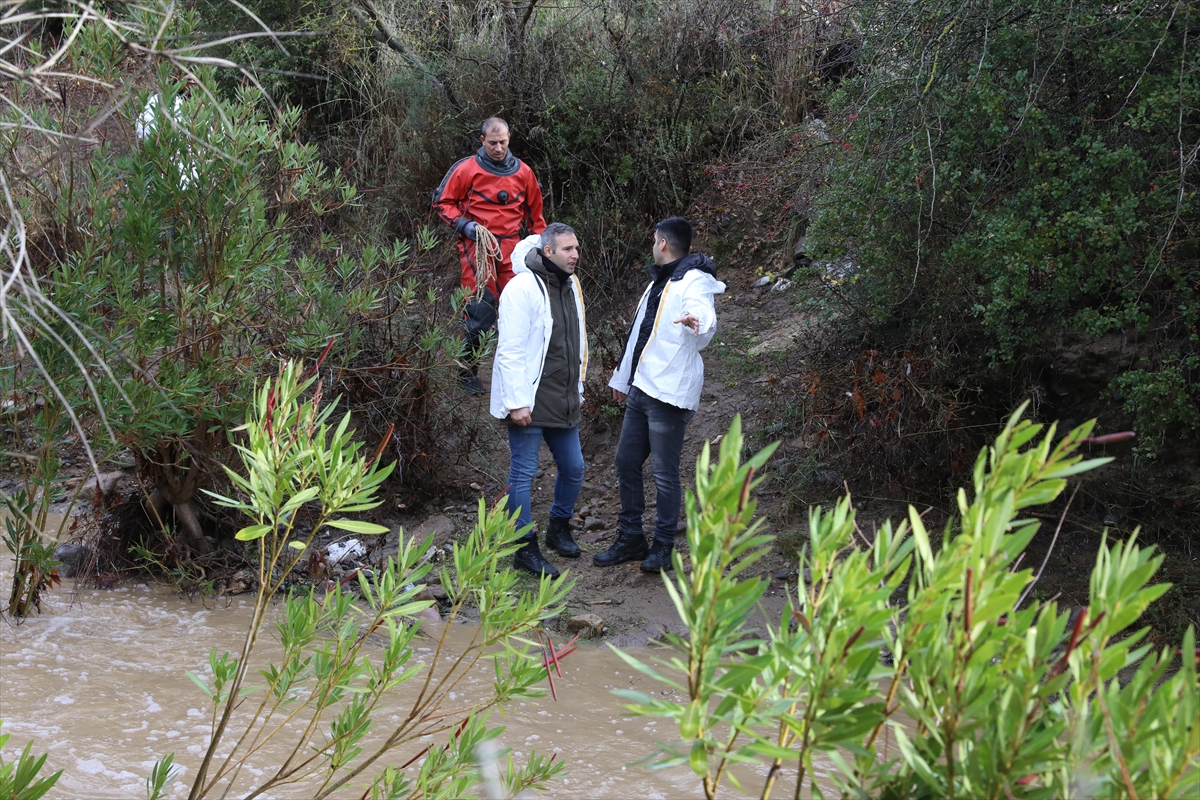 Menderes'te sel felaketi: İki kişi hayatını kaybetti