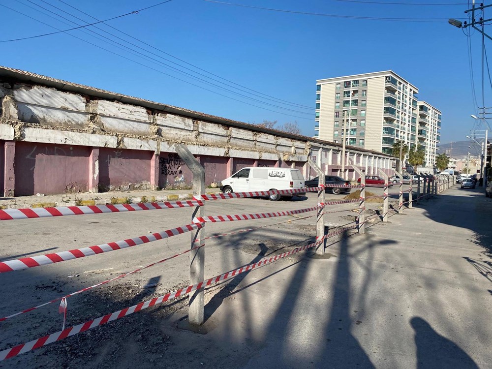 Tapulu arazim diyerek yolu 'beton çit' ile böldü!