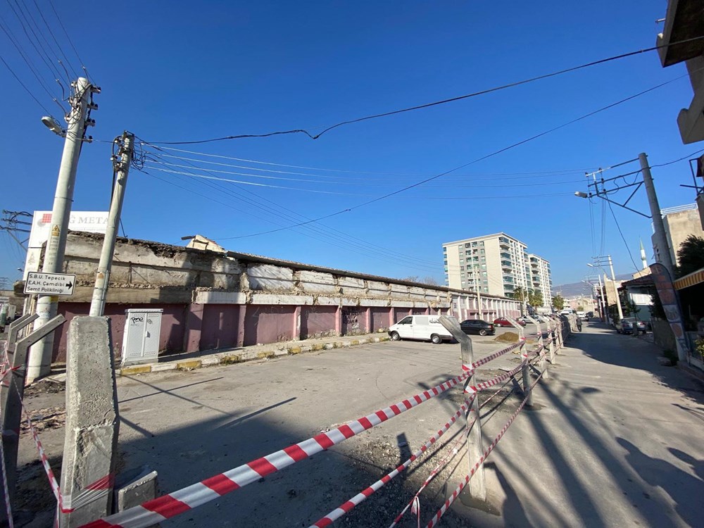 Tapulu arazim diyerek yolu 'beton çit' ile böldü!