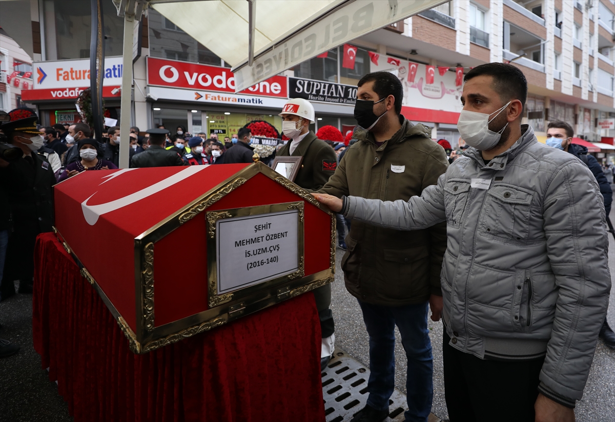 Şehit Uzman Çavuş Özbent İzmir'de son yolculuğuna uğurlandı