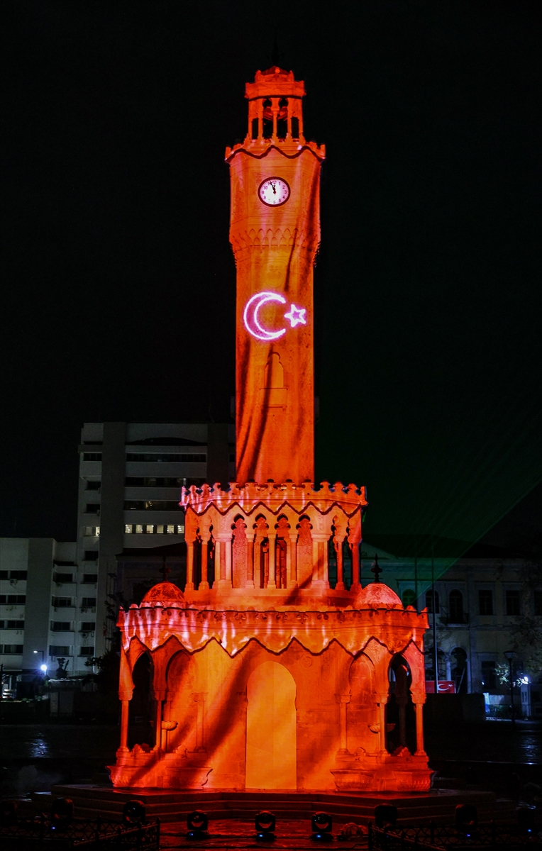 İzmir’de çevrimiçi yılbaşı coşkusu