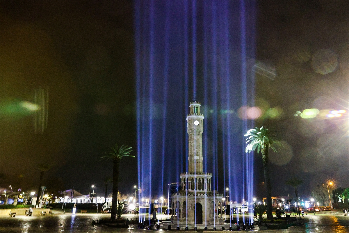 İzmir’de çevrimiçi yılbaşı coşkusu