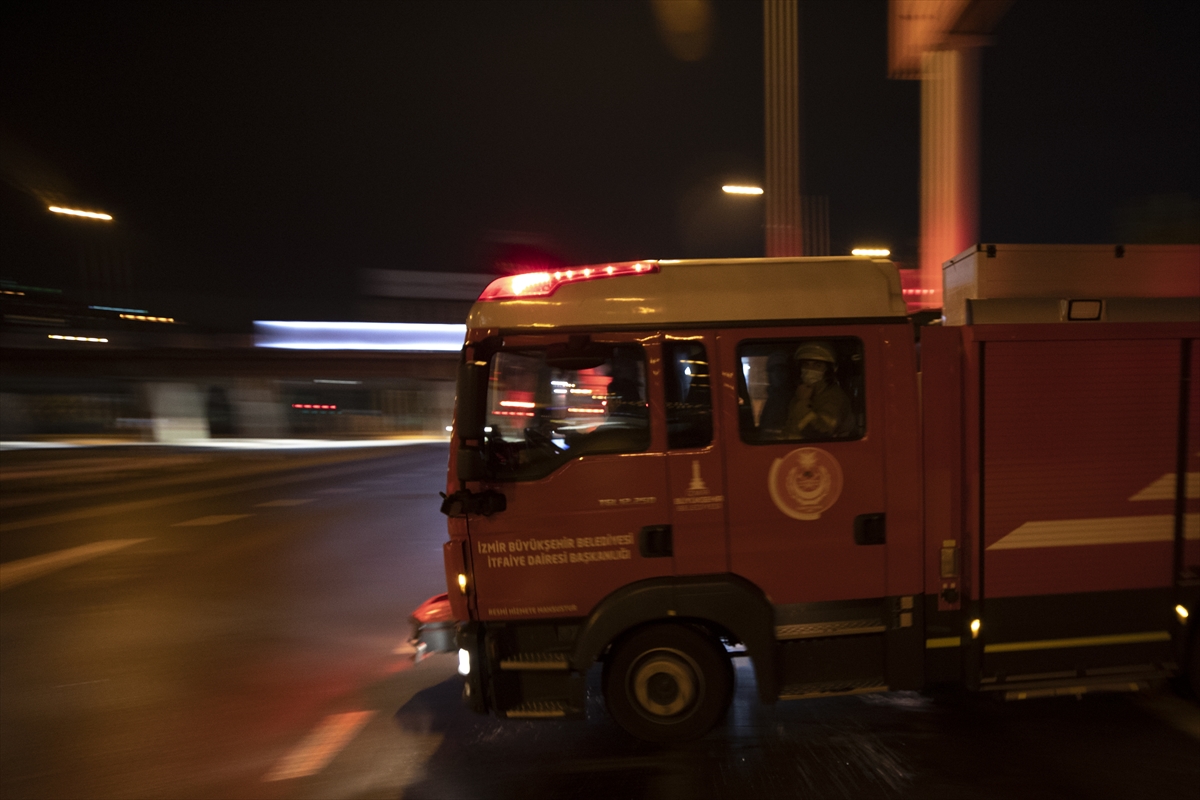 İzmir itfaiyesi yeni yıla hareketli girdi