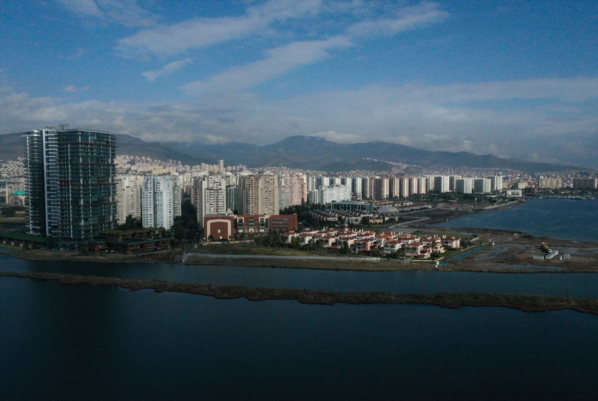 İzmir, yeni yılın ilk gününde sessiz!