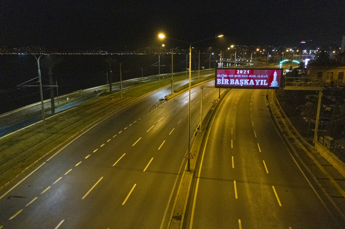 İzmir’de cadde ve sokaklar sessizliğe büründü