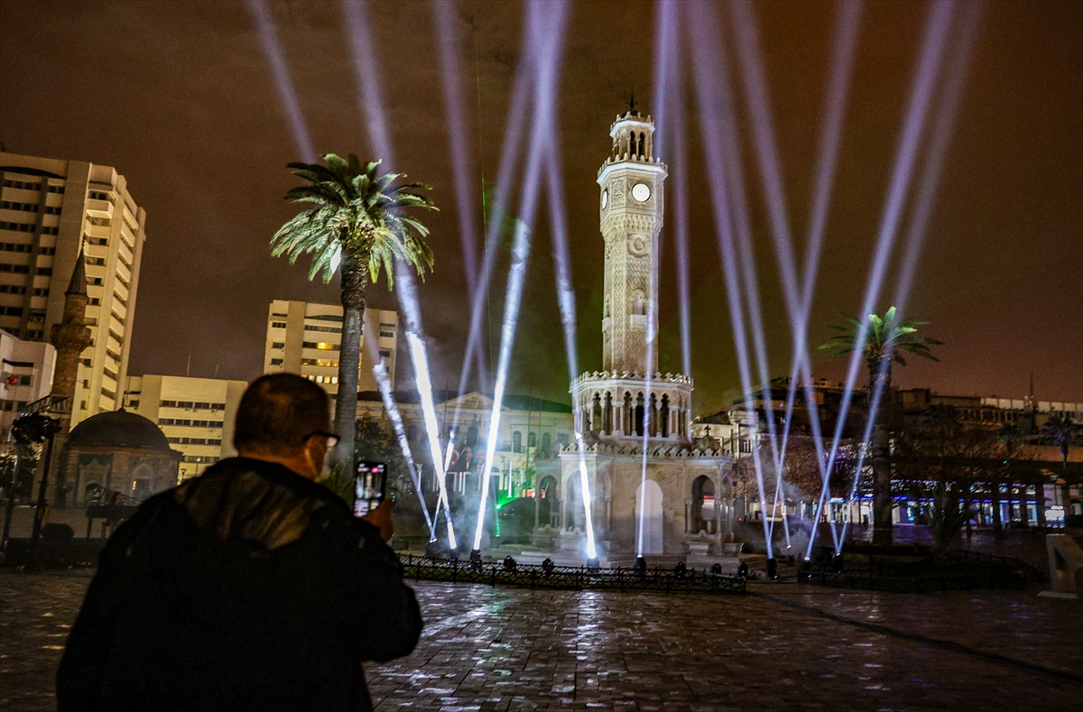 İzmir’de çevrimiçi yılbaşı coşkusu