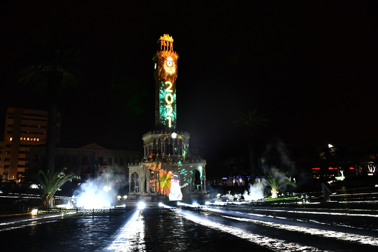 İzmir’de çevrimiçi yılbaşı coşkusu