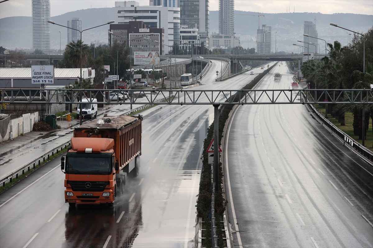 İzmir, yeni yılın ilk gününde sessiz!