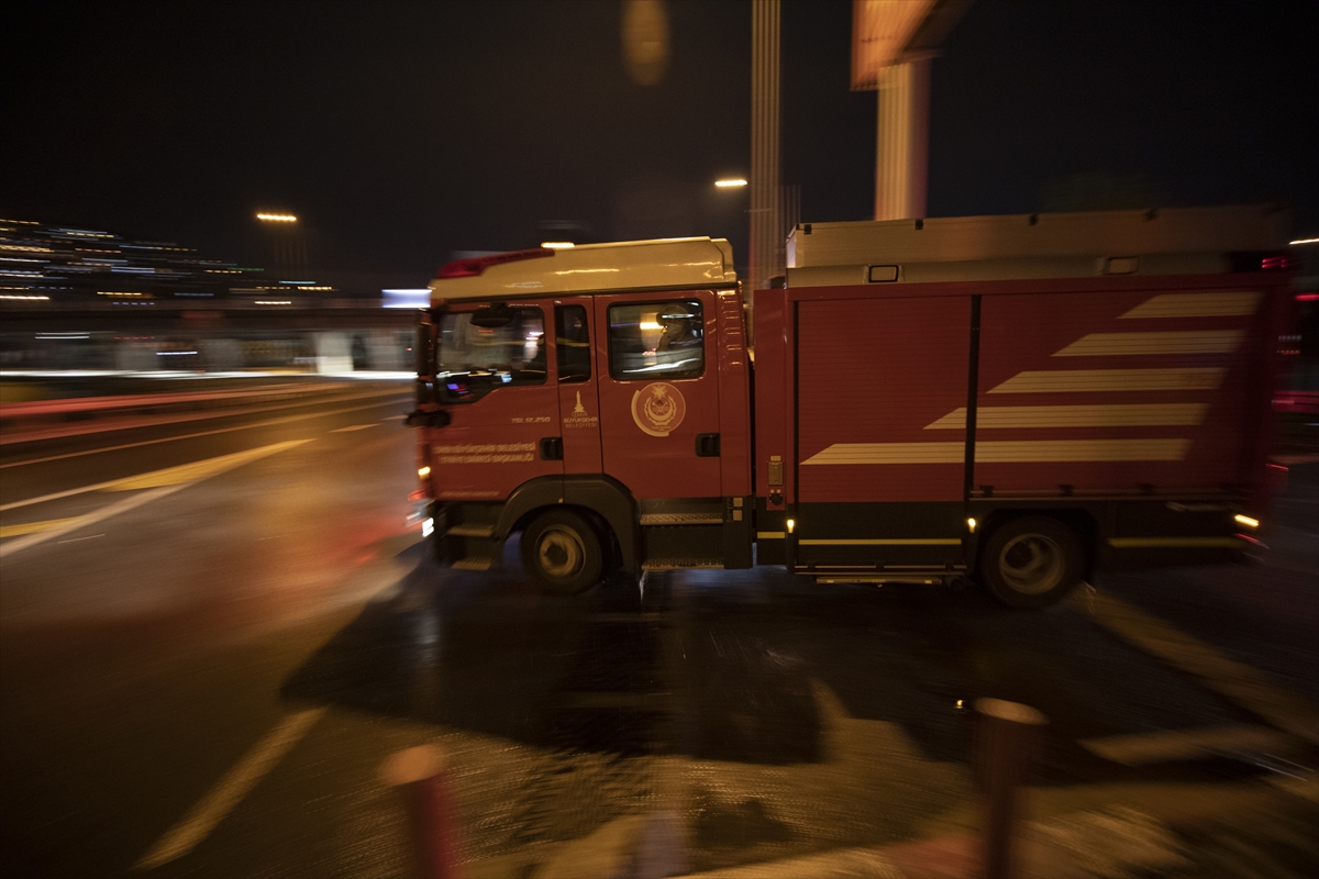 İzmir itfaiyesi yeni yıla hareketli girdi