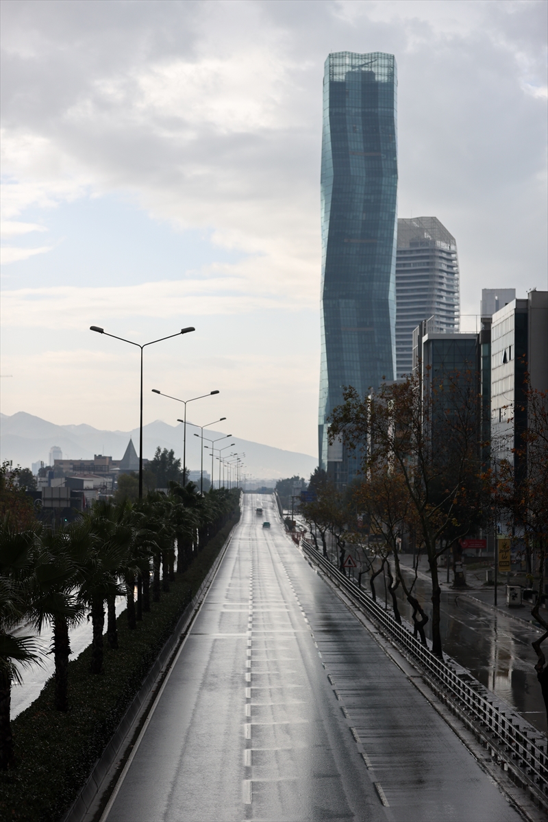 İzmir, yeni yılın ilk gününde sessiz!