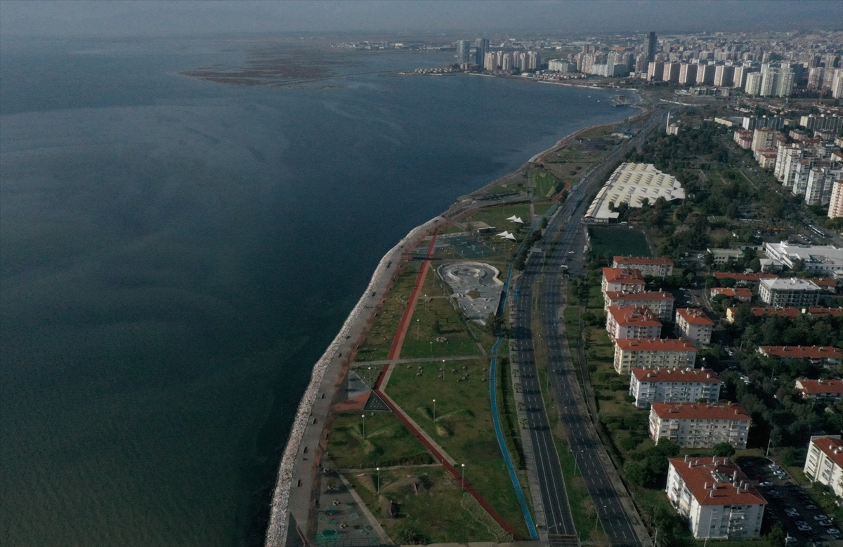 İzmir, yeni yılın ilk gününde sessiz!