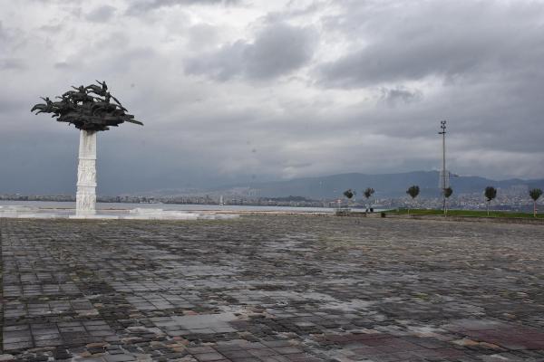 İzmir, yeni yılın ilk gününde sessiz!