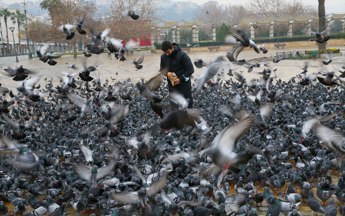 İzmir'de cadde ve sokaklarda sessizlik hakim!