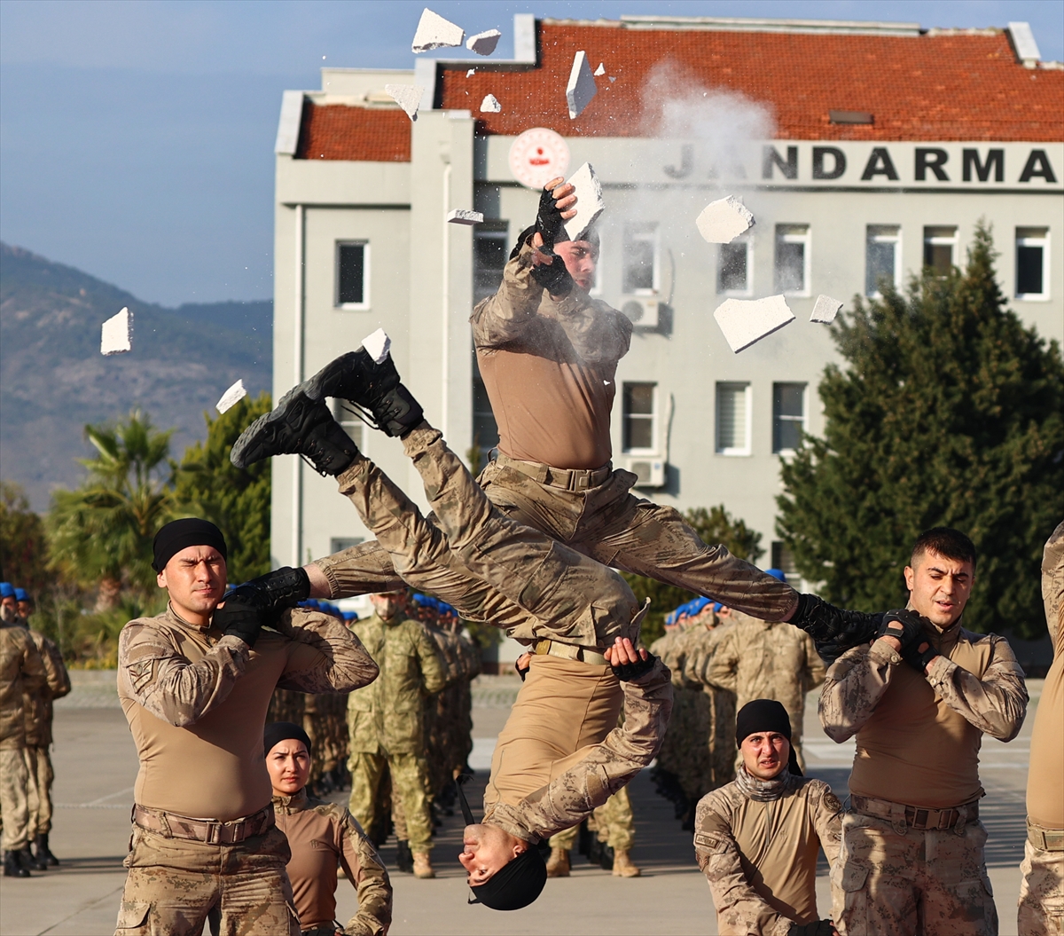 Jandarma uzman erbaşlar terörle mücadele için yemin etti