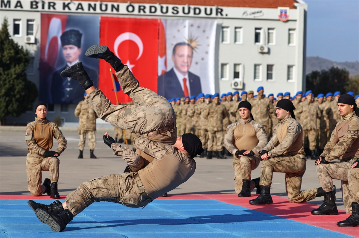 Jandarma uzman erbaşlar terörle mücadele için yemin etti