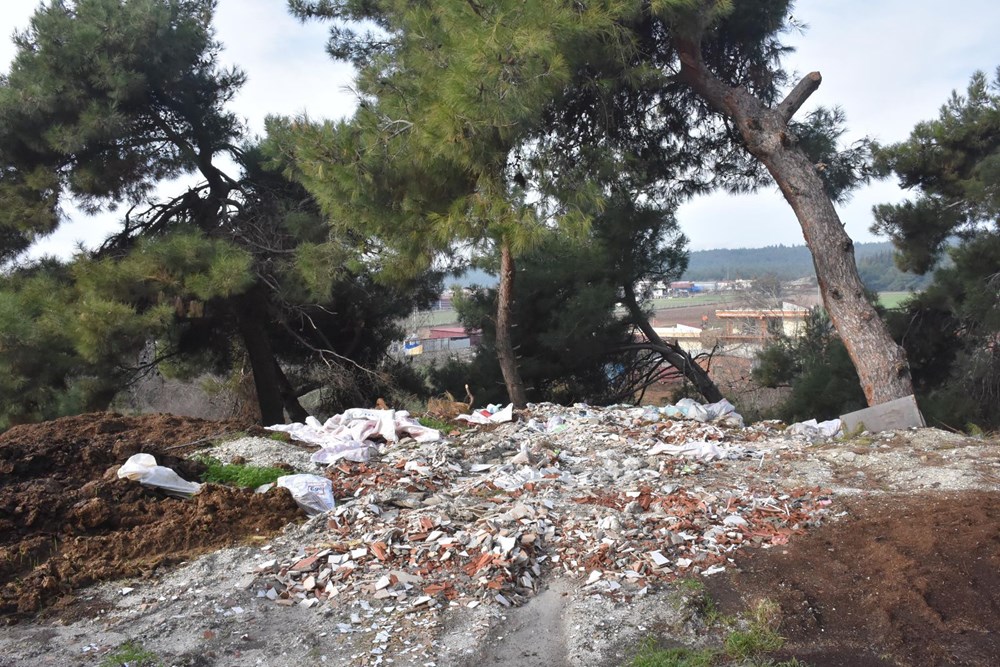 Buca'da cennet doğayı çöplüğe çevirdiler