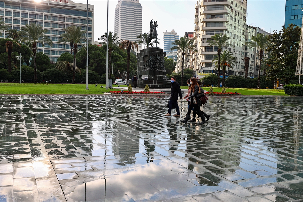 Yağmur sonrası İzmir