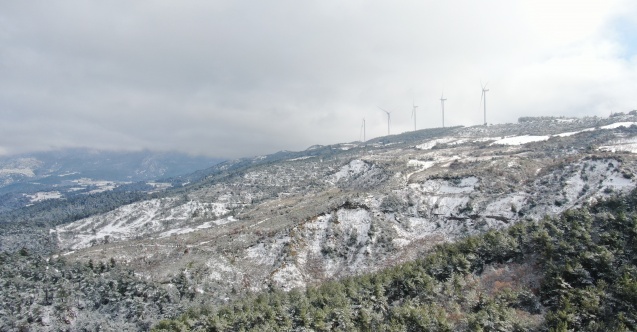 İzmir'in dağlarında kar manzaraları