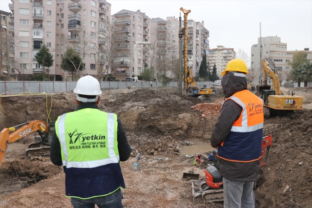 İzmir'de depremin yıktığı bölgede yeni binaların yapımına başlanıyor