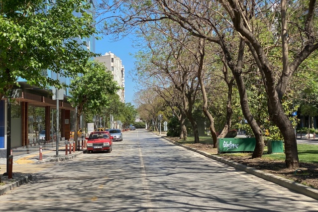 İzmir sokaklarında tam kapanma sessizliği