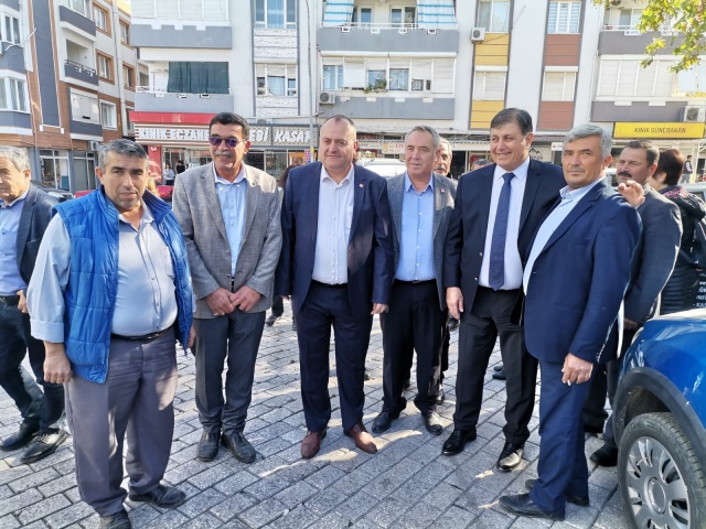 CHP'nin 'Kardeş ilçe' projesinde Başkanlar bu kez Kınık ve Kiraz'da sahaya indi
