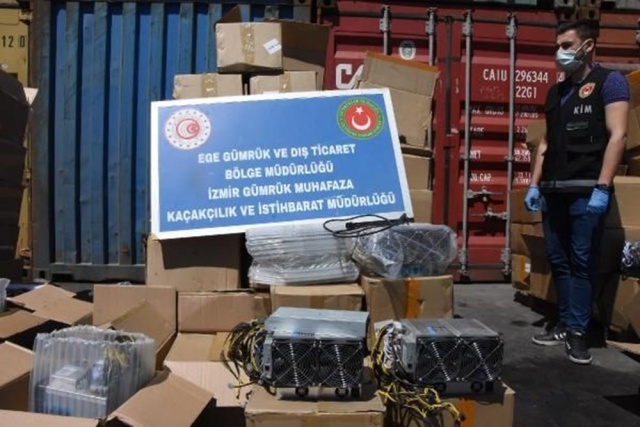 Bitcoin üretmeye yarayan 5 milyon TL'lik cihaz ele geçirildi