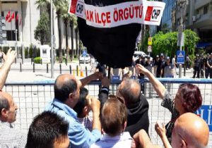 İzmir'de siyah çelenk bırakma krizi