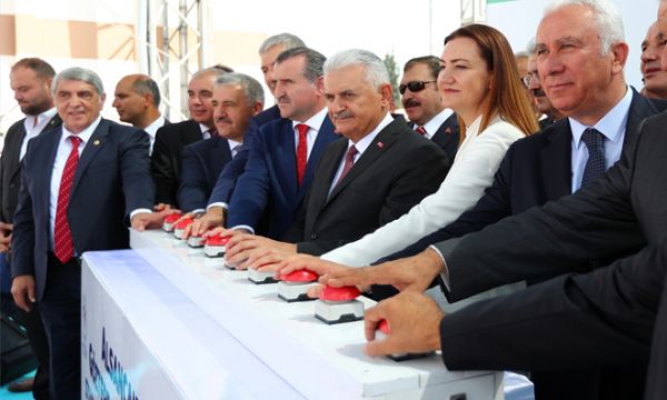 Başbakan 3 yeni stadın temelini attı