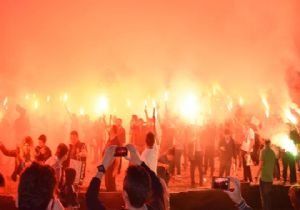 Karşıyaka’dan meşaleli protesto