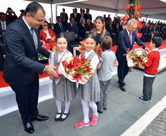 Atatürk'ün çocukları bayramı kutladı