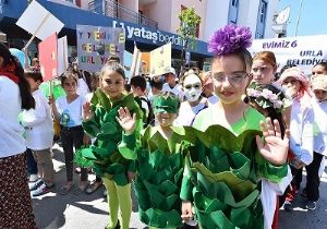 Urla'nın renkli festivali başladı