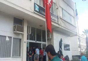 Kiraz'da işçiler ayaklandı!